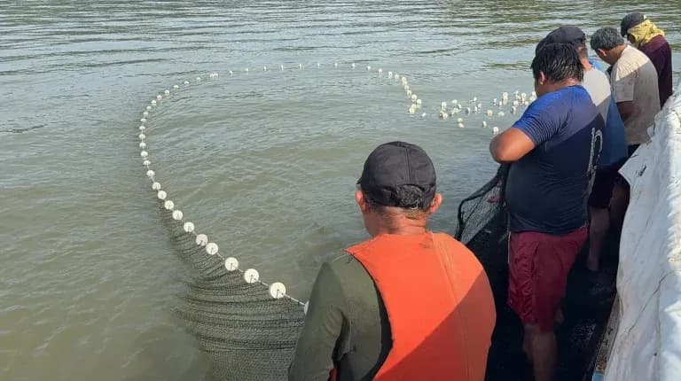Monitoreo revela crisis en Lago Sauce por sobrepesca y contaminación