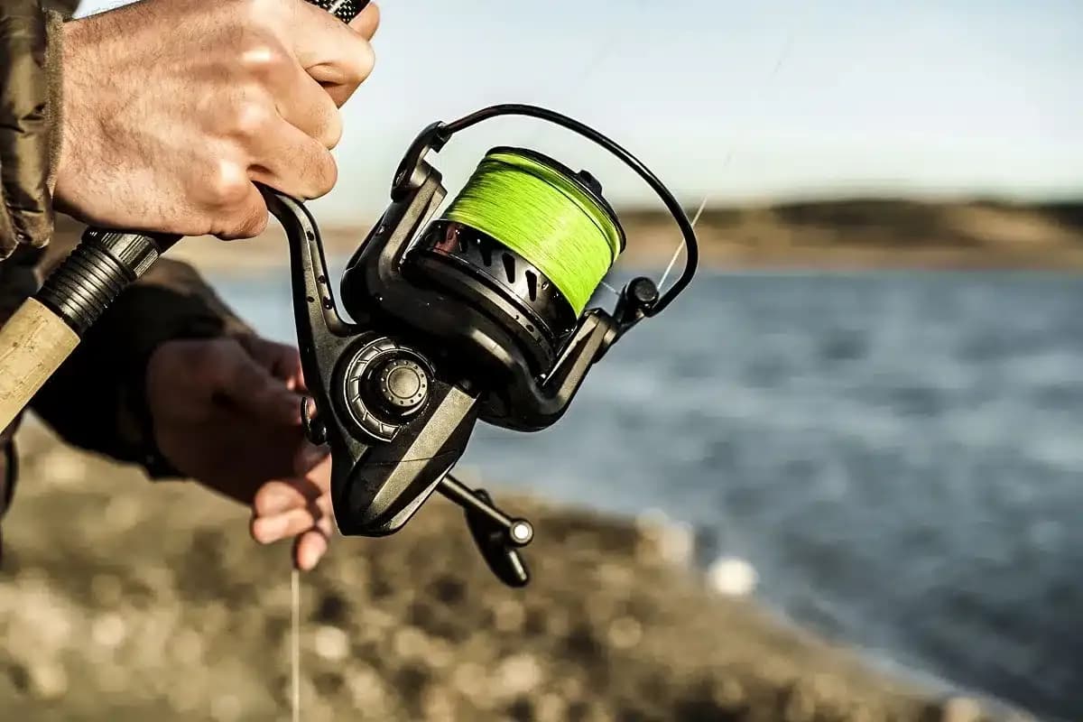 Una caña de pesca inteligente transforma la pesca deportiva en España